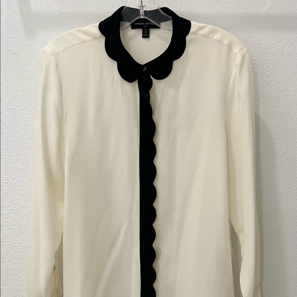 Banana Republic Silk button-down Blouse (Size: Medium)